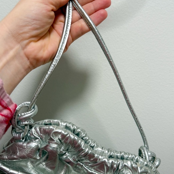 Mansur Gavriel silver metallic cloud clutch convertible shoulder bag holiday - Picture 13 of 15